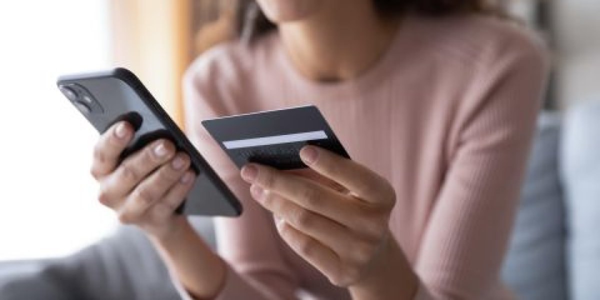 Неизвестные переводы на карту: как действовать по инструкции МВД России