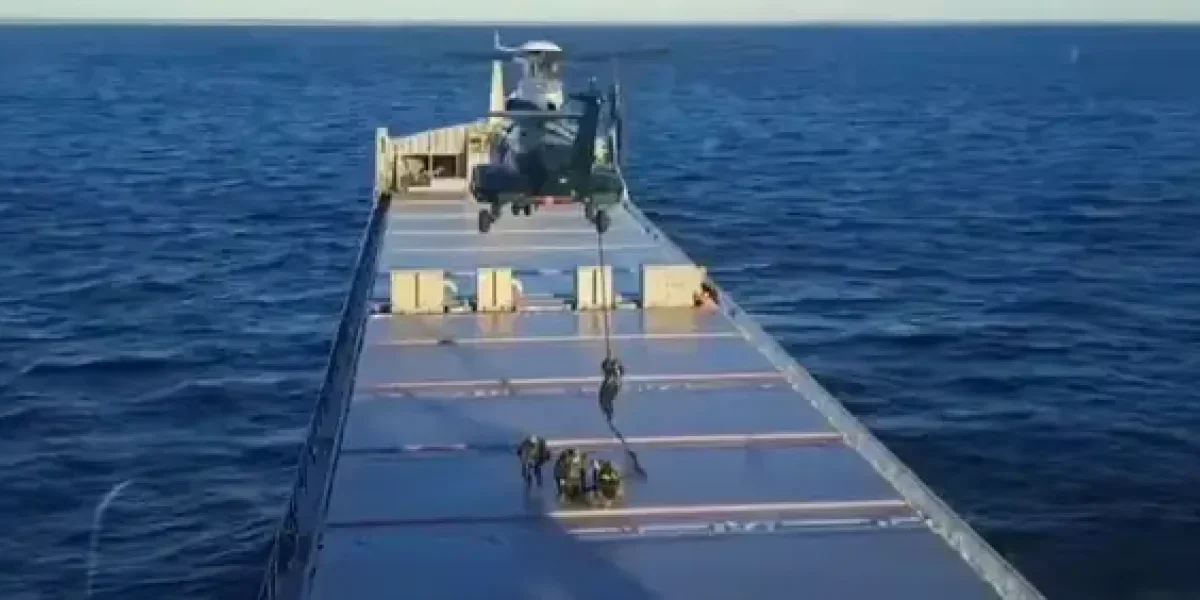 На судне была не нефть? Десант США захватил уже два русских танкера. Под носом у нашей подлодки На судне была не нефть? Десант США захватил уже два русских танкера. Под носом у нашей подлодки