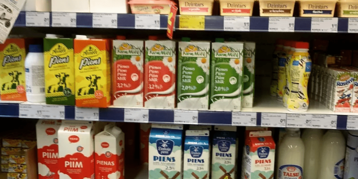 Латвия из-за своей антироссийской политика потеряла огромный российский рынок и теперь там погибает молочная отрасль