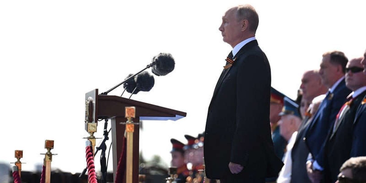 Весь мир замер: Путин отправил сигнал Западу в своем выступлении в честь Дня Победы