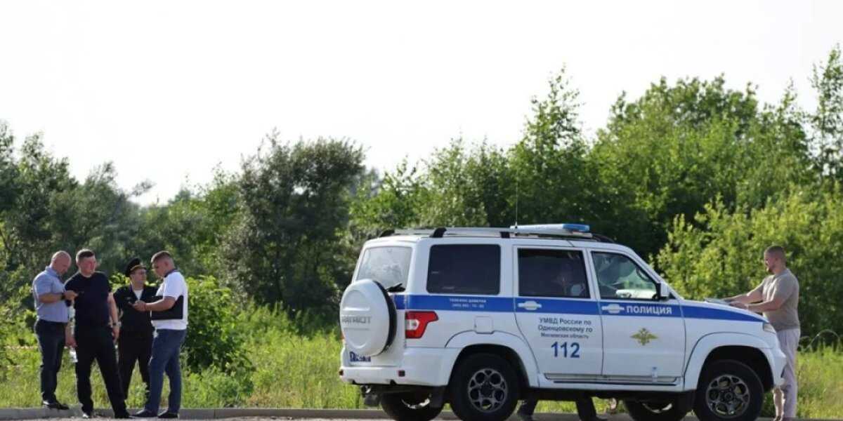 На место гибели Старовойта приехала его любовница. В министерстве умер еще один чиновник: «Резко встал и упал»