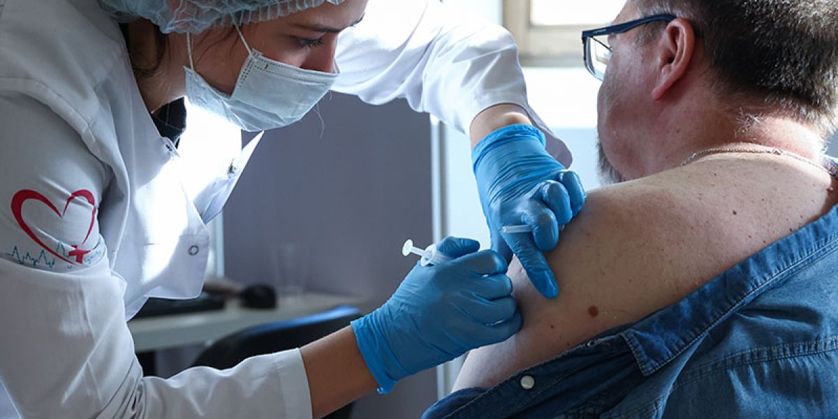 Двойной удар осени: Роспотребнадзор предупреждает о резком росте ОРВИ и прогнозирует волну COVID-19 Двойной удар осени: Роспотребнадзор предупреждает о резком росте ОРВИ и прогнозирует волну COVID-19