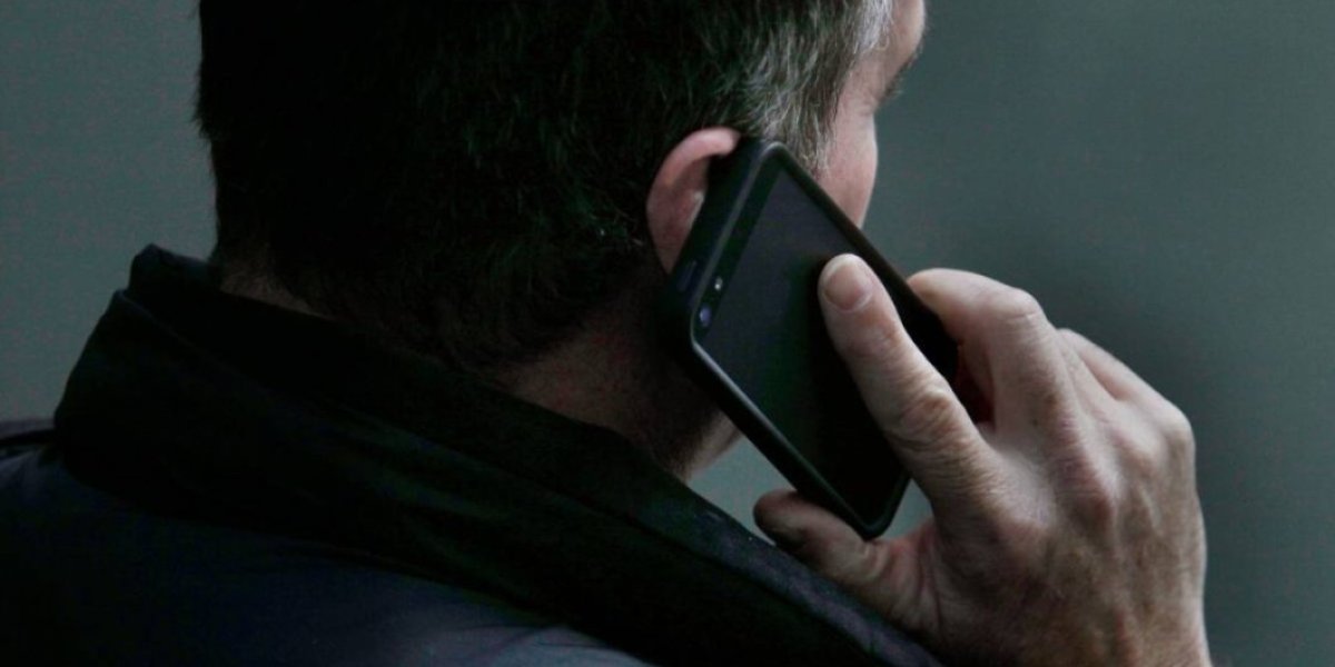 Голосовая ловушка: два слова, которые мгновенно откроют мошенникам доступ к вашим деньгам Голосовая ловушка: два слова, которые мгновенно откроют мошенникам доступ к вашим деньгам