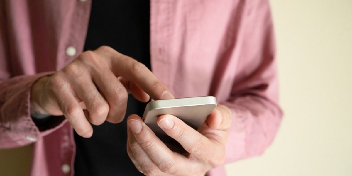 Россия переходит на MAX: установка, звонки за границу и острые вопросы безопасности Россия переходит на MAX: установка, звонки за границу и острые вопросы безопасности