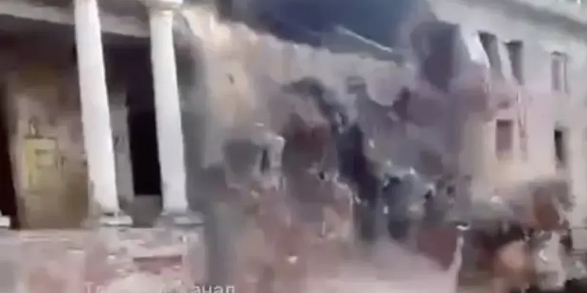 Как победить, когда все лучшее рушится, а возводят «человейники» в 8 квадратных метров Как победить, когда все лучшее рушится, а возводят «человейники» в 8 квадратных метров