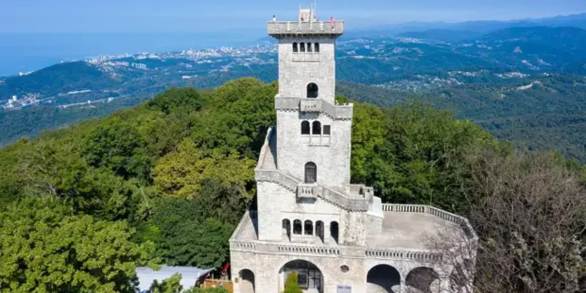 Как победить, когда все лучшее рушится, а возводят «человейники» в 8 квадратных метров Как победить, когда все лучшее рушится, а возводят «человейники» в 8 квадратных метров