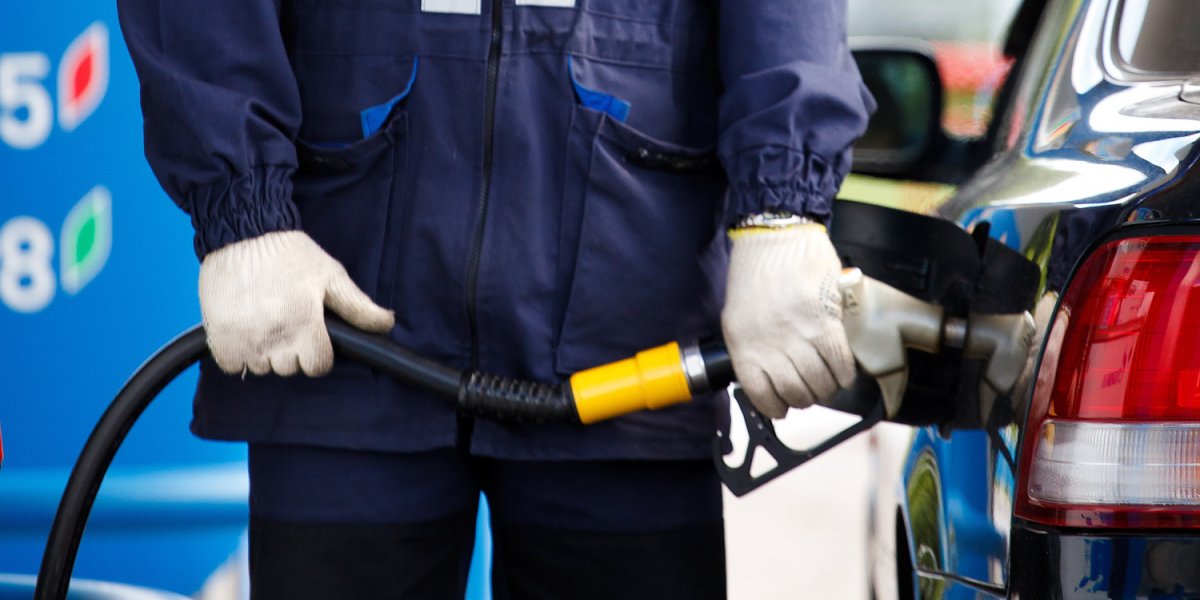 Кризис на заправках: как разбавленный бензин угрожает автомобилям в России Кризис на заправках: как разбавленный бензин угрожает автомобилям в России