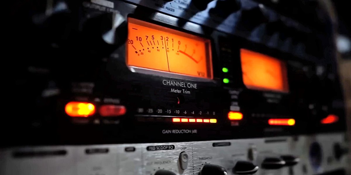 Тайна «Жужжалки»: загадочное послание «гулоболт» вновь прозвучало в эфире радиостанции Судного дня Тайна «Жужжалки»: загадочное послание «гулоболт» вновь прозвучало в эфире радиостанции Судного дня