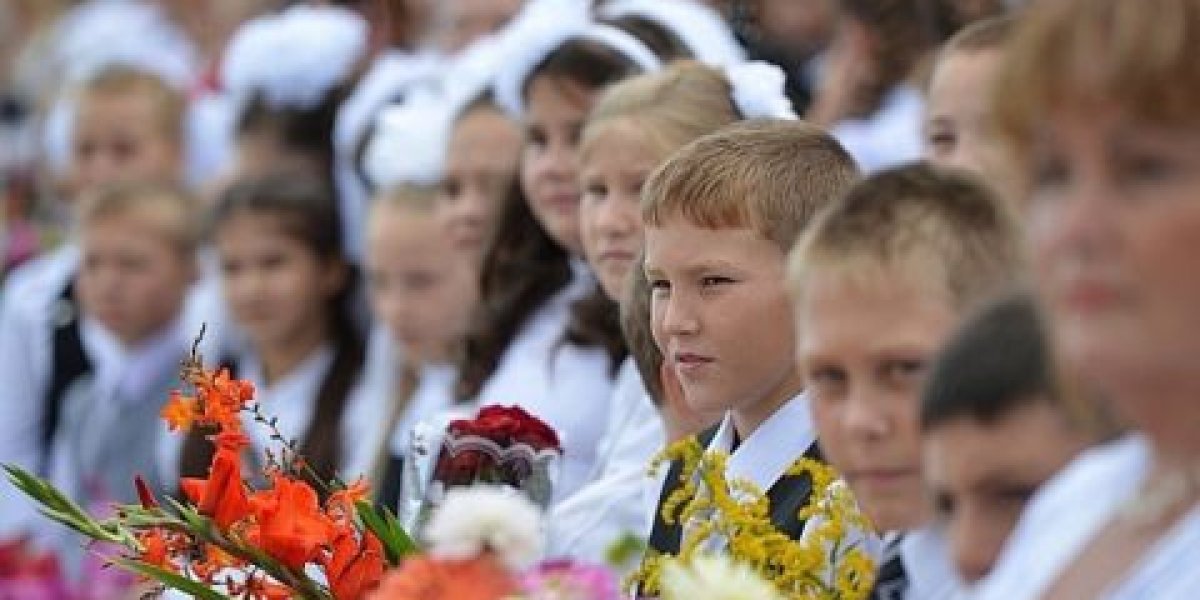 Двенадцать лет за партой: почему в России снова заговорили о продлении школьного обучения Двенадцать лет за партой: почему в России снова заговорили о продлении школьного обучения