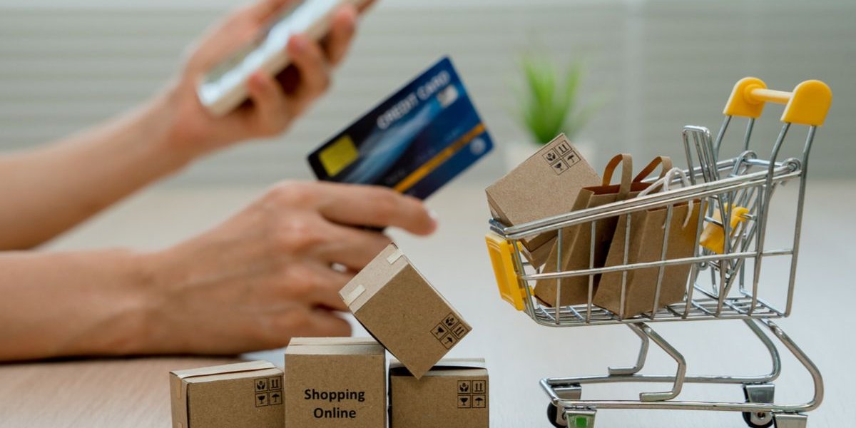 Прозрачность вместо навязанных опций: как новые законы меняют правила игры на российском рынке маркетплейсов Прозрачность вместо навязанных опций: как новые законы меняют правила игры на российском рынке маркетплейсов