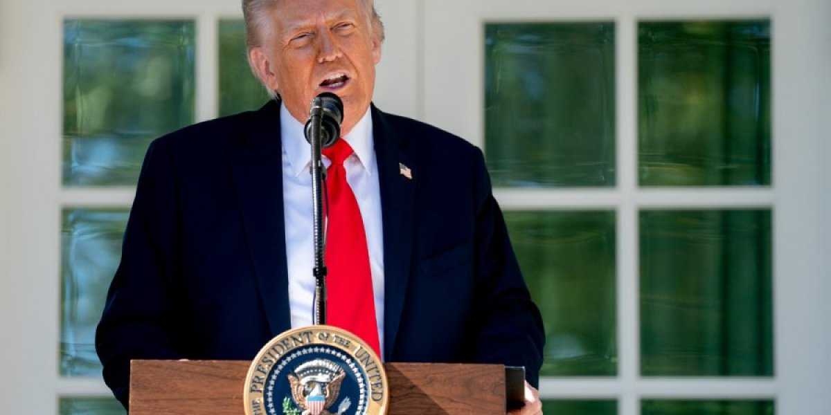Трамп оставил без зарплаты почти 1,5 млн человек. А ещё учит нас, как нам жить!