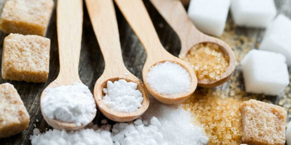 Диетолог предлагает ввести налог на сахар для борьбы с ожирением в России