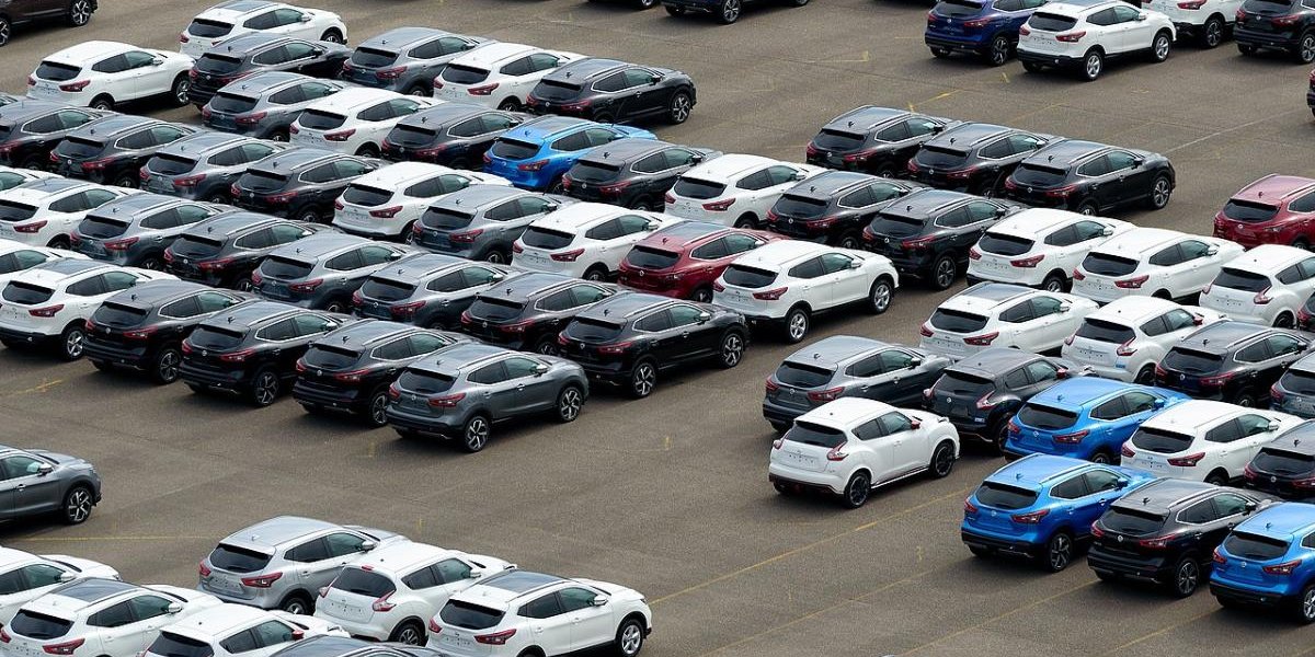 Российский авторынок в 2025 году: почему новые автомобили стали роскошью, а вторичка — спасением Российский авторынок в 2025 году: почему новые автомобили стали роскошью, а вторичка — спасением