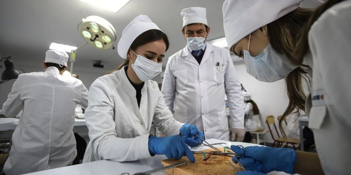 Миллионные штрафы для медиков: как новый закон приковает выпускников к государственным больницам Миллионные штрафы для медиков: как новый закон приковает выпускников к государственным больницам