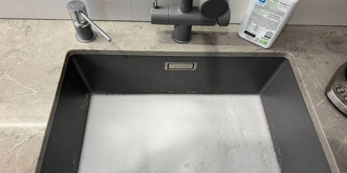 Сантехник предупредил: эти три вещи превращают ваши трубы в бомбу замедленного действия Сантехник предупредил: эти три вещи превращают ваши трубы в бомбу замедленного действия