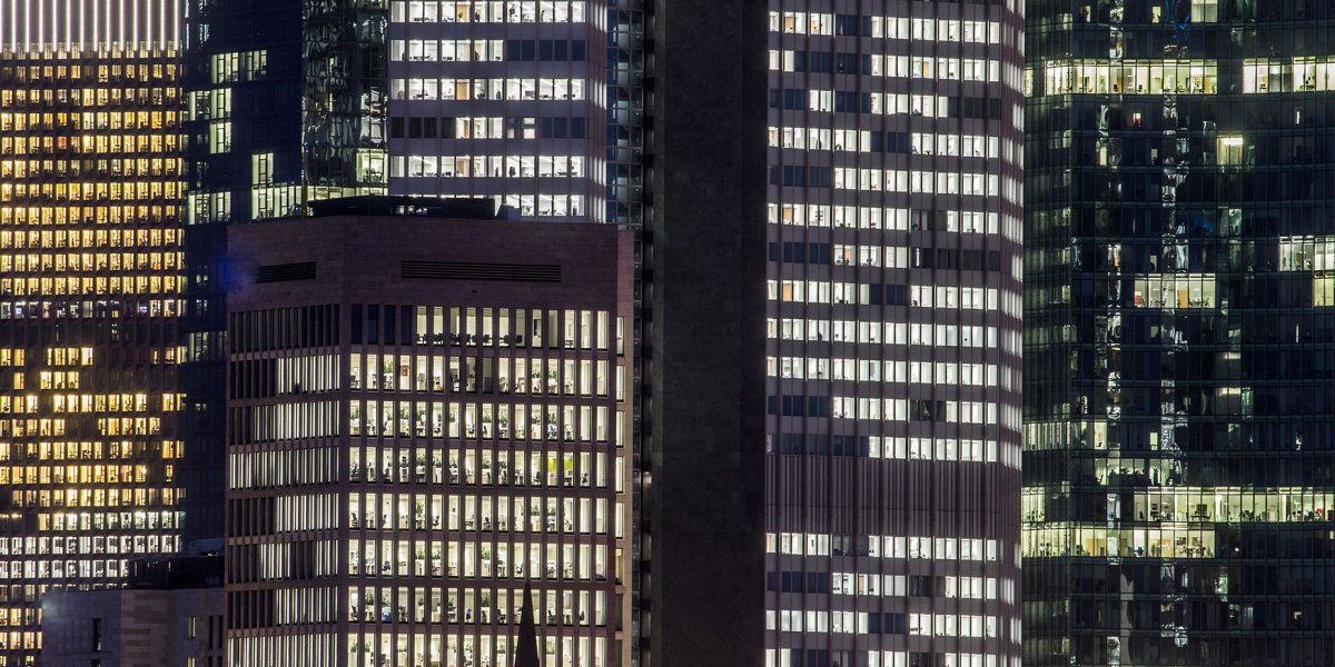 Бетон против банков: почему вторичная недвижимость снова становится надежным убежищем для сбережений Бетон против банков: почему вторичная недвижимость снова становится надежным убежищем для сбережений