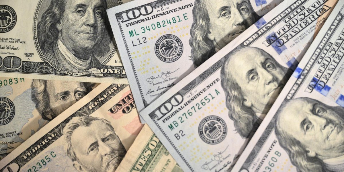 Старые доллары на руках: куда нести «зеленых ветеранов», пока их совсем не перестали принимать Старые доллары на руках: куда нести «зеленых ветеранов», пока их совсем не перестали принимать