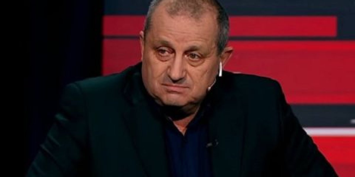 Трамп не может нажать красную кнопку Трамп не может нажать красную кнопку