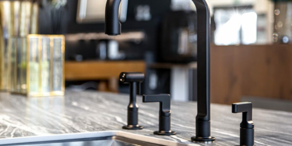 Черный смеситель без разводов: секрет идеального блеска от профессионалов Черный смеситель без разводов: секрет идеального блеска от профессионалов