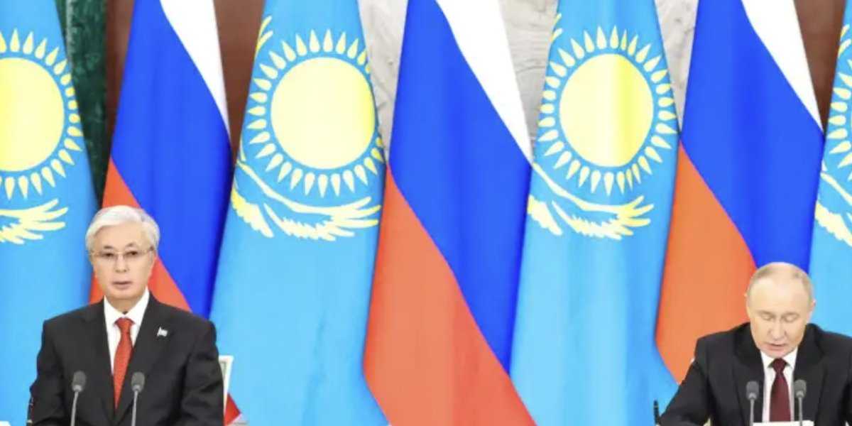 Путин не зря сказал эту казахскую мудрость. Намёк и Токаеву, и Трампу Путин не зря сказал эту казахскую мудрость. Намёк и Токаеву, и Трампу