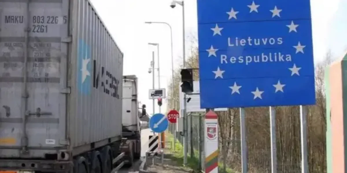 Батька преподал Литве урок. 5 тысяч ее фур заблокированы. Мы бы на такое решились? Батька преподал Литве урок. 5 тысяч ее фур заблокированы. Мы бы на такое решились?