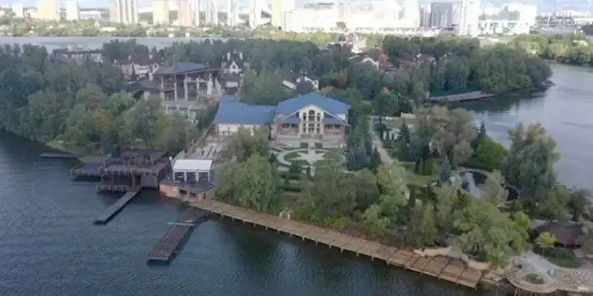 Вслед за Долиной взялись за Киркорова. Должен освободить участок, где его дом Вслед за Долиной взялись за Киркорова. Должен освободить участок, где его дом