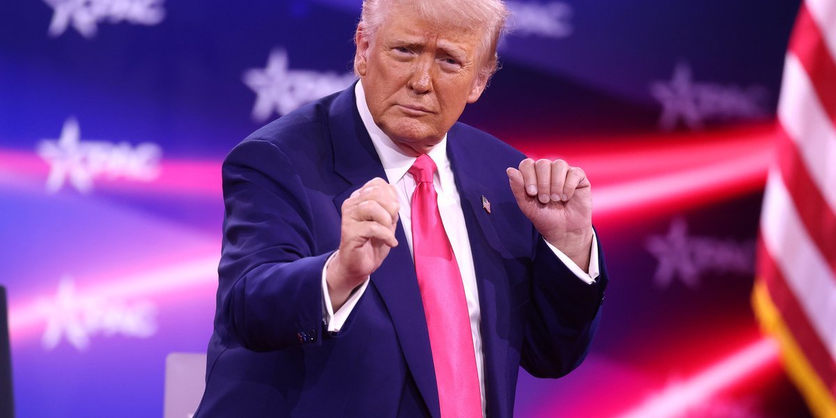 Трамп снова заговорил о «расширении США» Трамп снова заговорил о «расширении США»