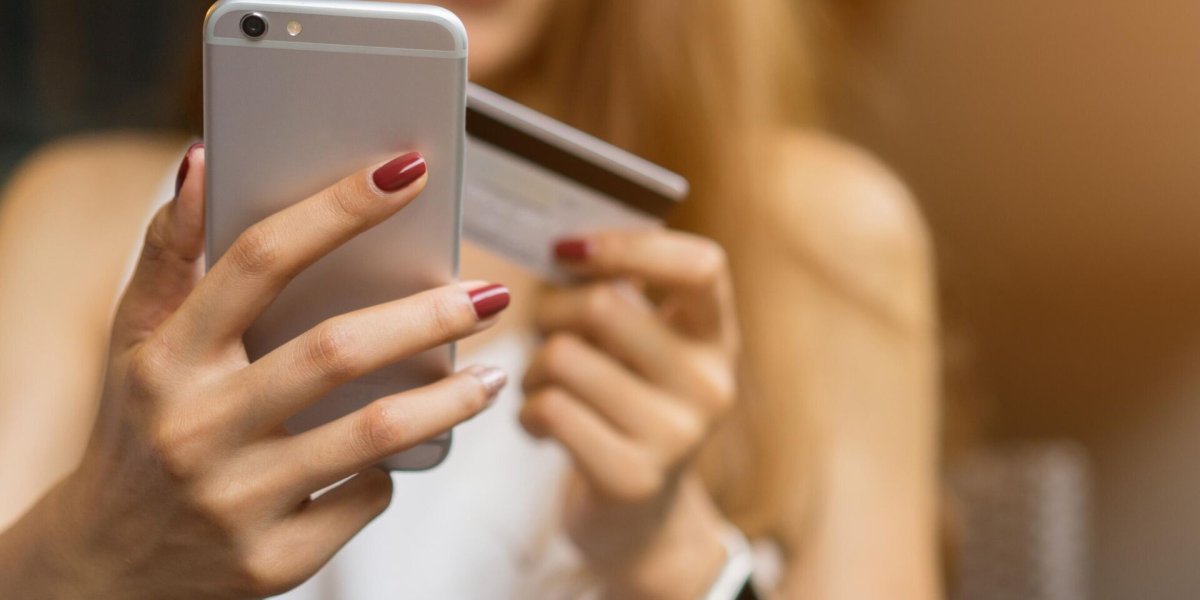 «Деньги для себя под подозрением»: когда банк заблокирует перевод с карты на карту даже родному человеку «Деньги для себя под подозрением»: когда банк заблокирует перевод с карты на карту даже родному человеку